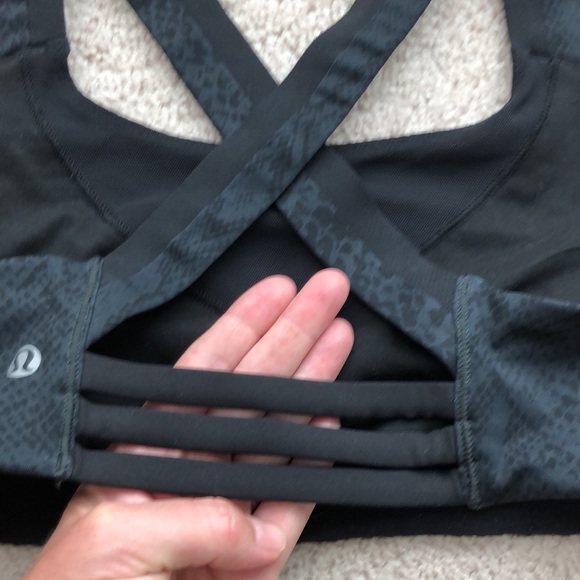 Lululemon black and grey snake print sports bra. Size 8. Worn twice! - Picture 7 of 7